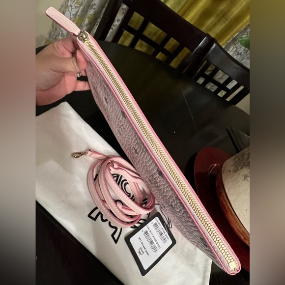 MCM Visetos Original Pouch - Picture 5 of 11